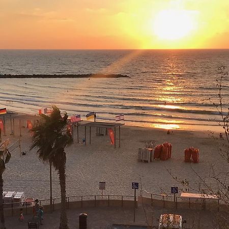 Amazing Apartment For 3 Guests Steps From The Beach Netanya Dış mekan fotoğraf