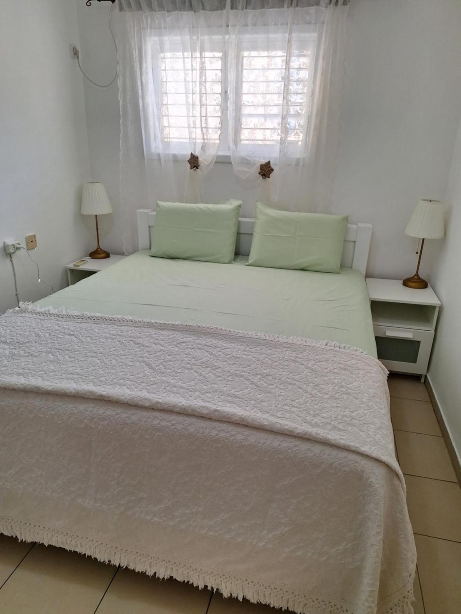 Amazing Apartment For 3 Guests Steps From The Beach Netanya Dış mekan fotoğraf