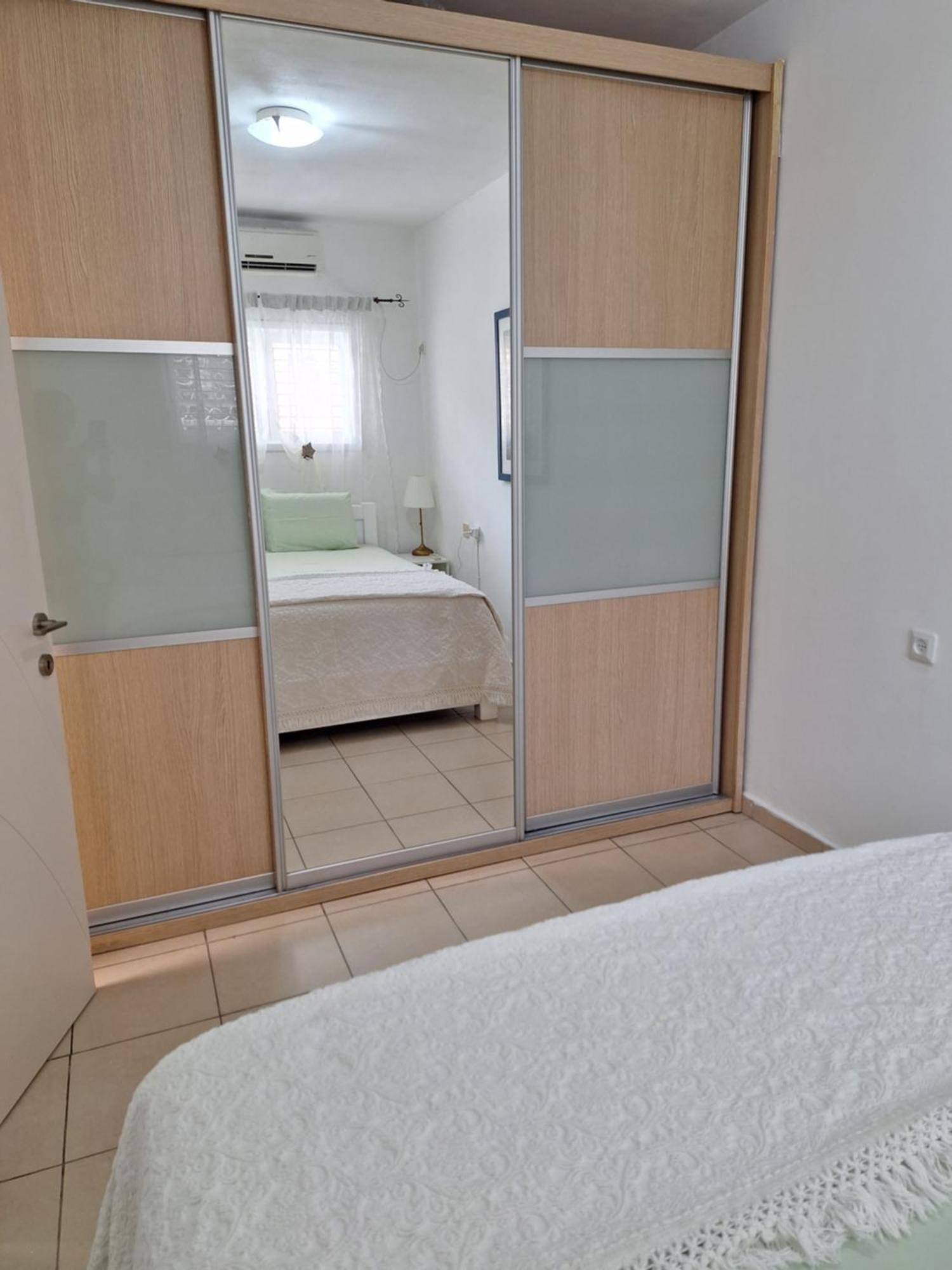 Amazing Apartment For 3 Guests Steps From The Beach Netanya Dış mekan fotoğraf