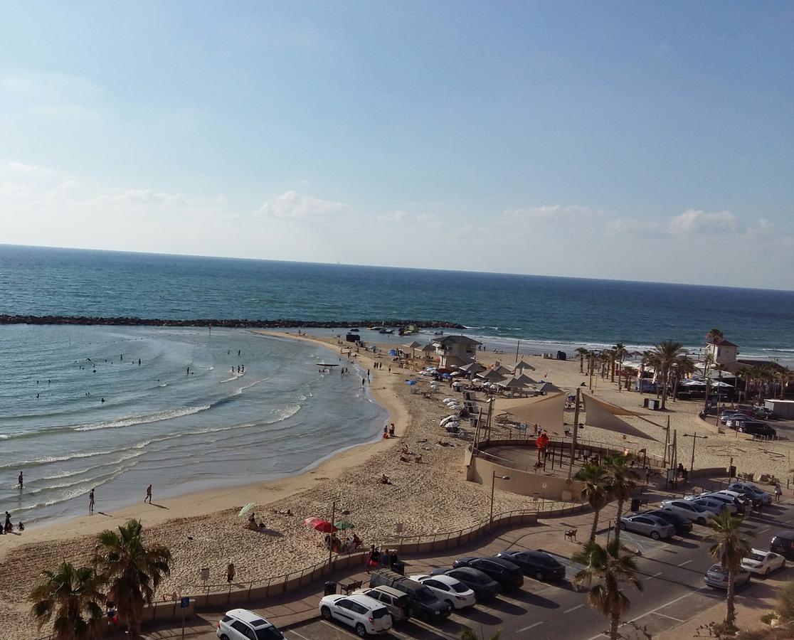 Amazing Apartment For 3 Guests Steps From The Beach Netanya Dış mekan fotoğraf