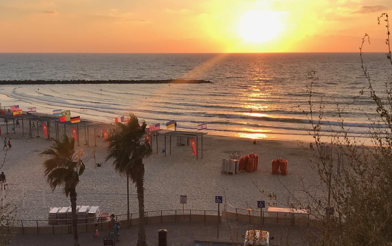 Amazing Apartment For 3 Guests Steps From The Beach Netanya Dış mekan fotoğraf